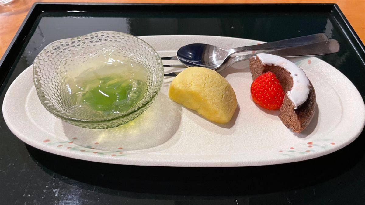 水菓子のシャトレーゼデザート。ゼリー・アイス・ケーキの3種