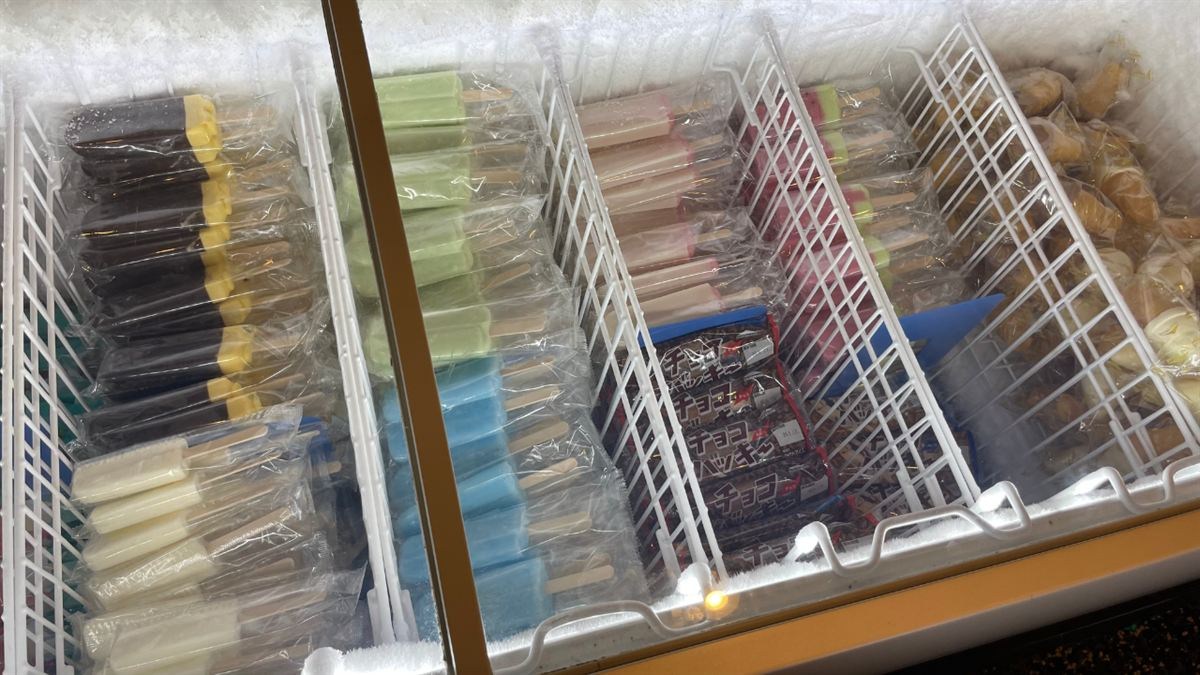 アイスが並ぶ冷凍ケース